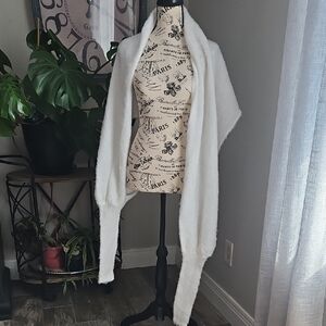 Elegant White Shawl Wrap With Sleeves